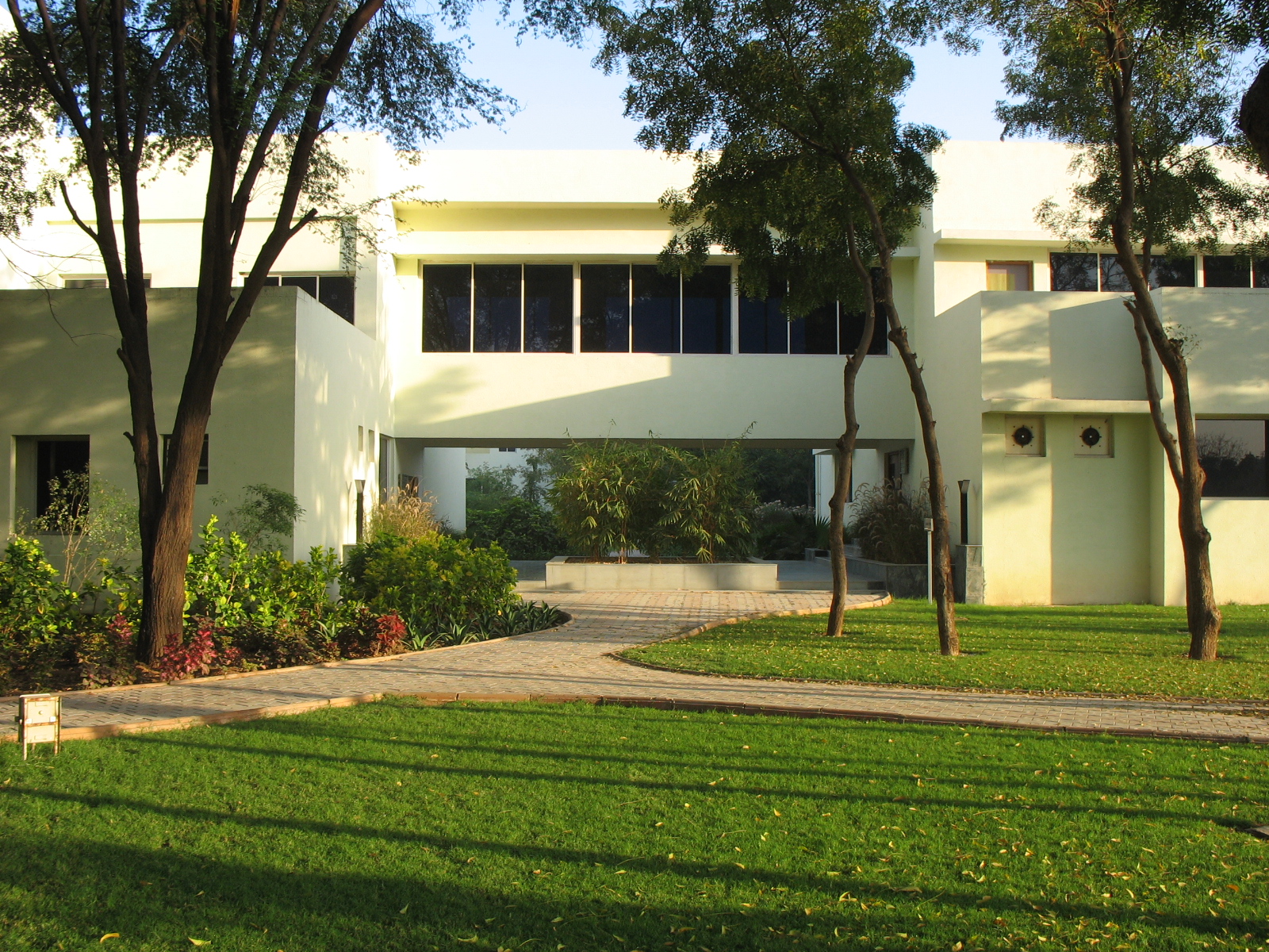 Dhirubhai Ambani Institute of Information and Communication Technology (DA-IICT)